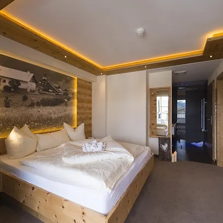 Romantica Schloessl Aparthotel Fiss