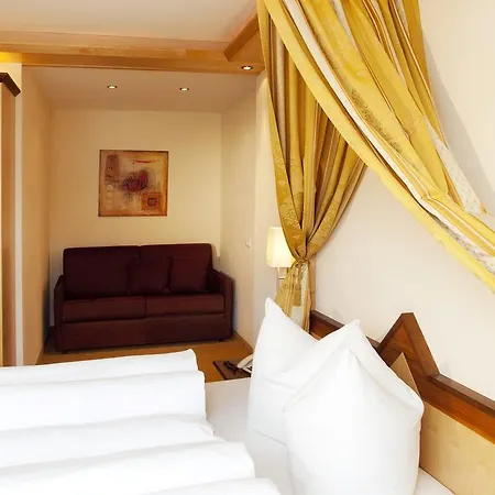 Romantica Schloessl Hotel apartamentowy Fiss