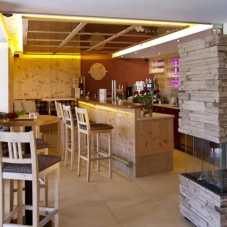 Romantica Schloessl 公寓式酒店 4*