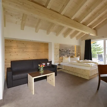 Romantica Schloessl فس